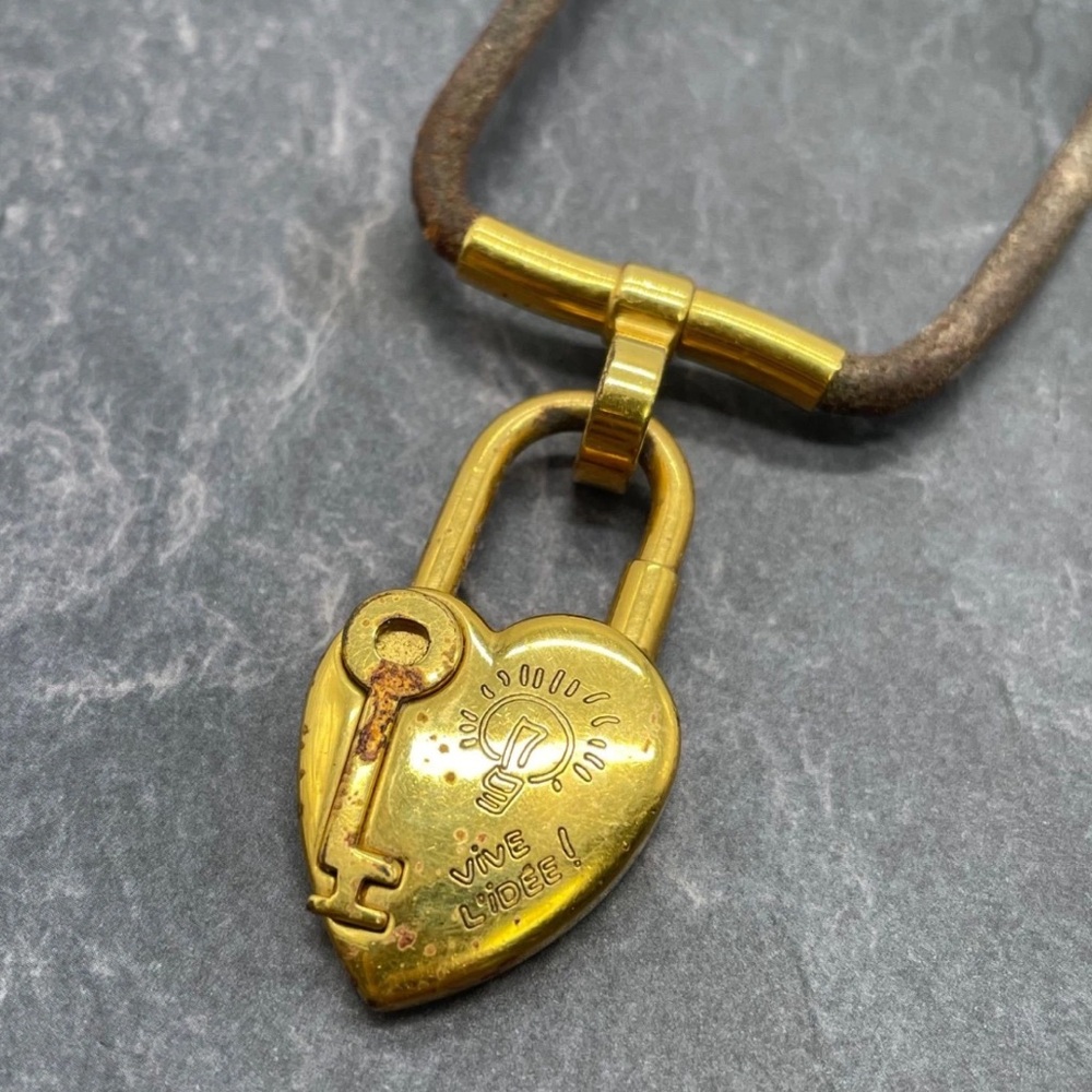 HERMES 2004 Necklace Cadena Padlock Charm La Fantaisie Heart Viviride Gold VTG - Picture 2 of 12